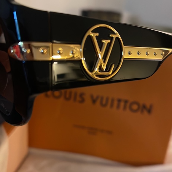 Authentic Louis Vuitton Paris Texas Sunglasses - Picture 2 of 9
